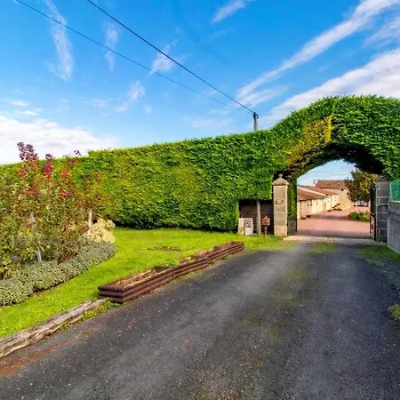 Bed & Breakfast Manoir Les Touches - *