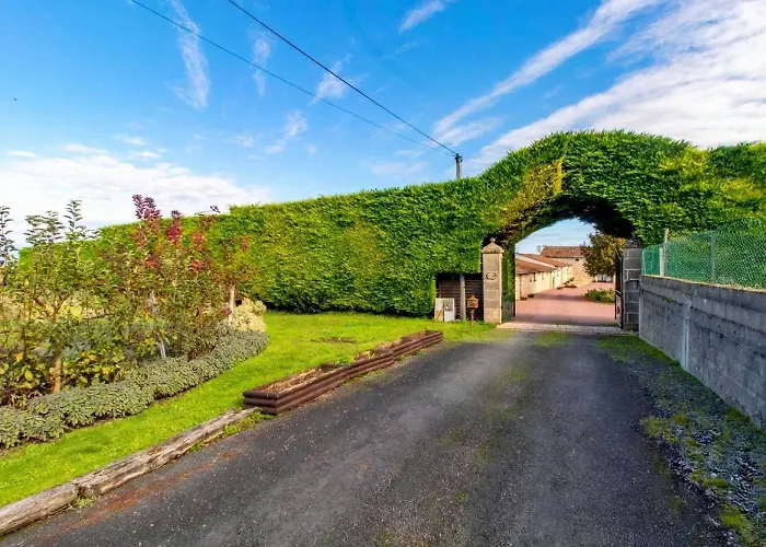 Bed & Breakfast Manoir Les Touches - *